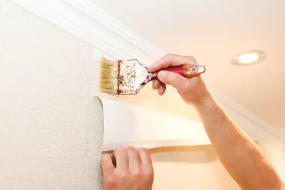 Pose de papier peint à Distré — revêtements muraux et toiles de verre